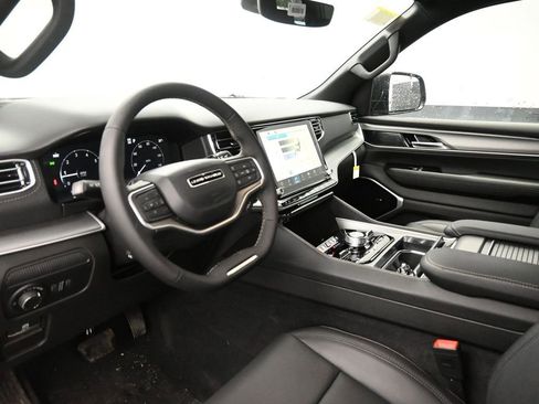 New 2026 Jeep Grand Wagoneer Limited image 17