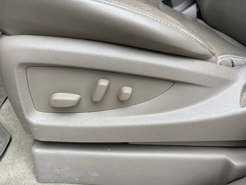 Used 2016 Chevrolet Suburban LTZ AWD/4WD image 15
