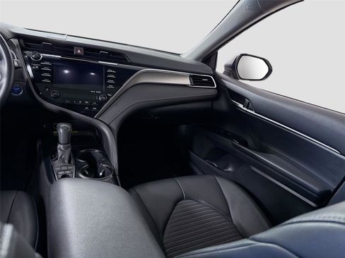 Used 2018 Toyota Camry SE w/ Audio Package image 16