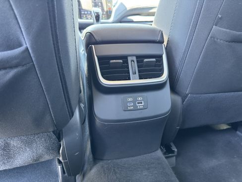 Used 2025 Subaru Outback Premium AWD/4WD image 30