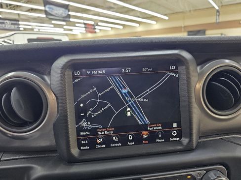 Used 2021 Jeep Gladiator Sport image 28