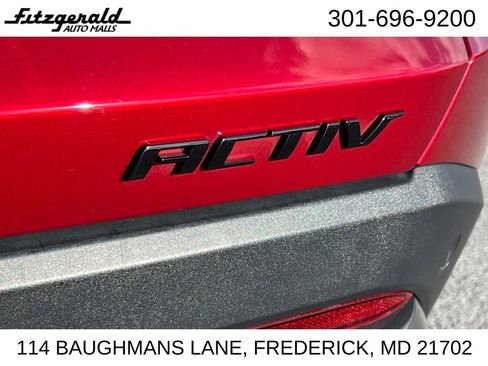 Used 2025 Chevrolet Equinox ACTIV w/ Safety and Technology Package image 17