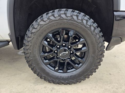 Used 2025 Chevrolet Silverado 2500 LT w/ Trail Boss Package AWD/4WD image 27