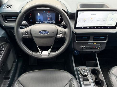 Used 2025 Ford Maverick Lobo image 14