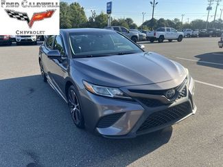 Used 2019 Toyota Camry SE FWD video 1