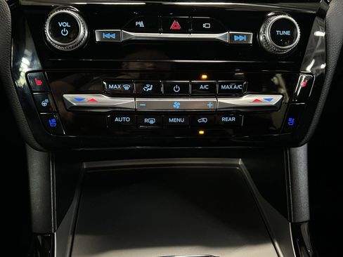 Used 2022 Ford Explorer ST w/ Equipment Group 401A AWD/4WD image 21