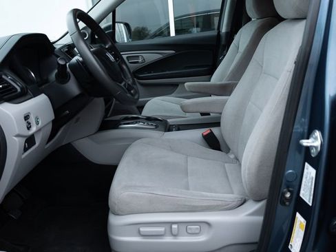 Used 2021 Honda Pilot EX image 16
