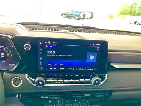 Used 2024 Chevrolet Colorado Z71 w/ Z71 Convenience Package 2 image 17