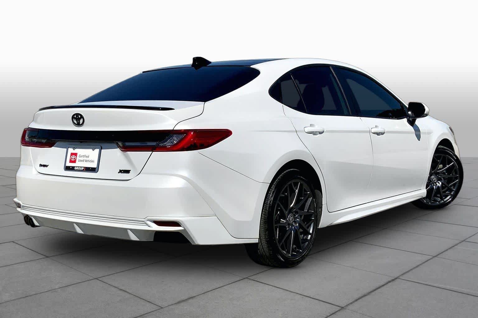 Used 2025 Toyota Camry XSE FWD image 13