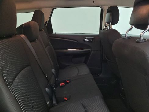 Used 2017 Dodge Journey SE w/ Flexible Seating Group image 19