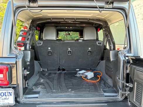 Used 2019 Jeep Wrangler Unlimited Sport S AWD/4WD image 10