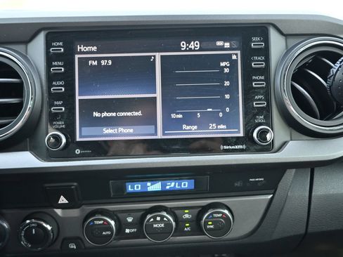Used 2021 Toyota Tacoma TRD Off-Road w/ Technology Package AWD/4WD image 18