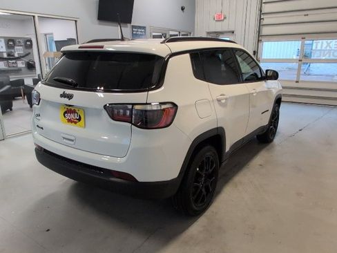 New 2026 Jeep Compass Latitude image 5