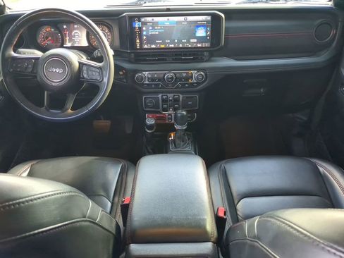 Used 2024 Jeep Wrangler Unlimited Rubicon image 13