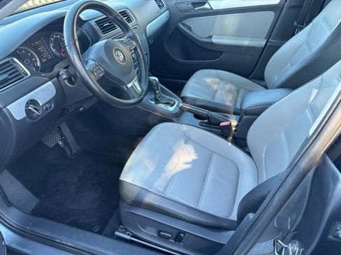 Used 2013 Volkswagen Jetta Hybrid Sedan FWD image 9