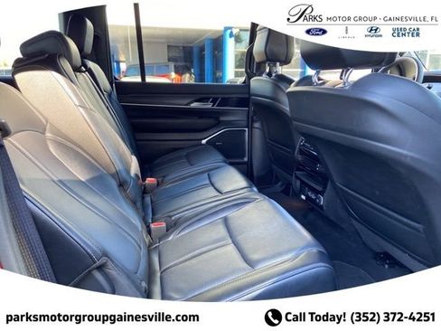 Used 2024 Jeep Wagoneer Series II w/ Flexible Seating Group RWD image 13