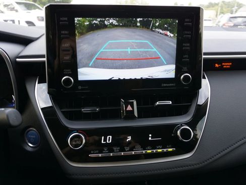 Used 2022 Toyota Corolla LE w/ Premium Interior Package FWD image 11