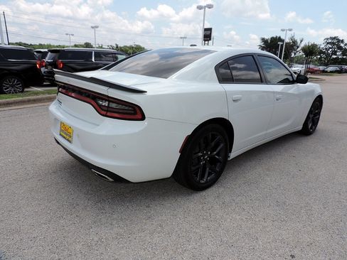 Used 2020 Dodge Charger SXT w/ Blacktop Package RWD image 5