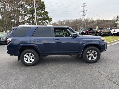 Used 2014 Toyota 4Runner SR5 image 6