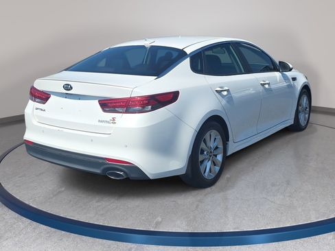 Used 2018 Kia Optima S FWD image 5