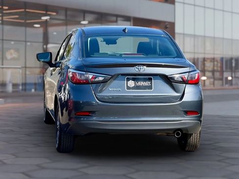 Used 2019 Toyota Yaris LE image 4