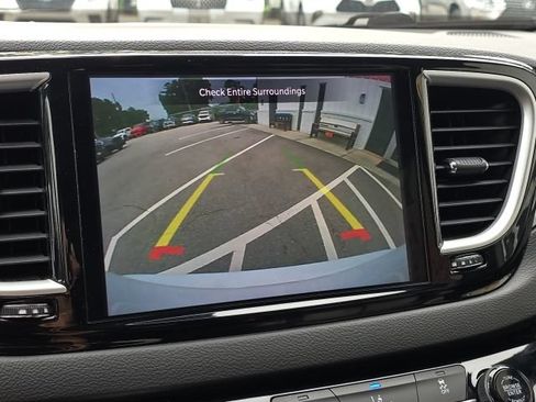 Used 2022 Chrysler Pacifica Touring-L w/ S Appearance Package FWD image 34