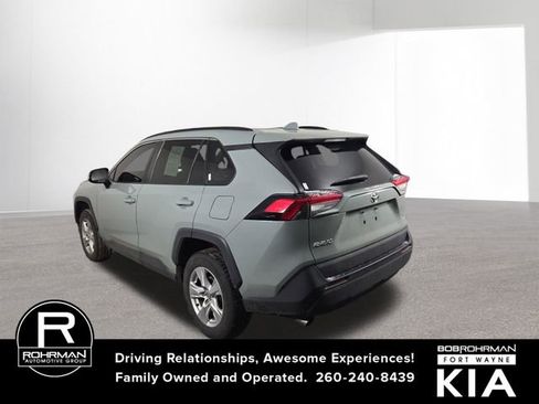 Used 2021 Toyota RAV4 XLE image 9