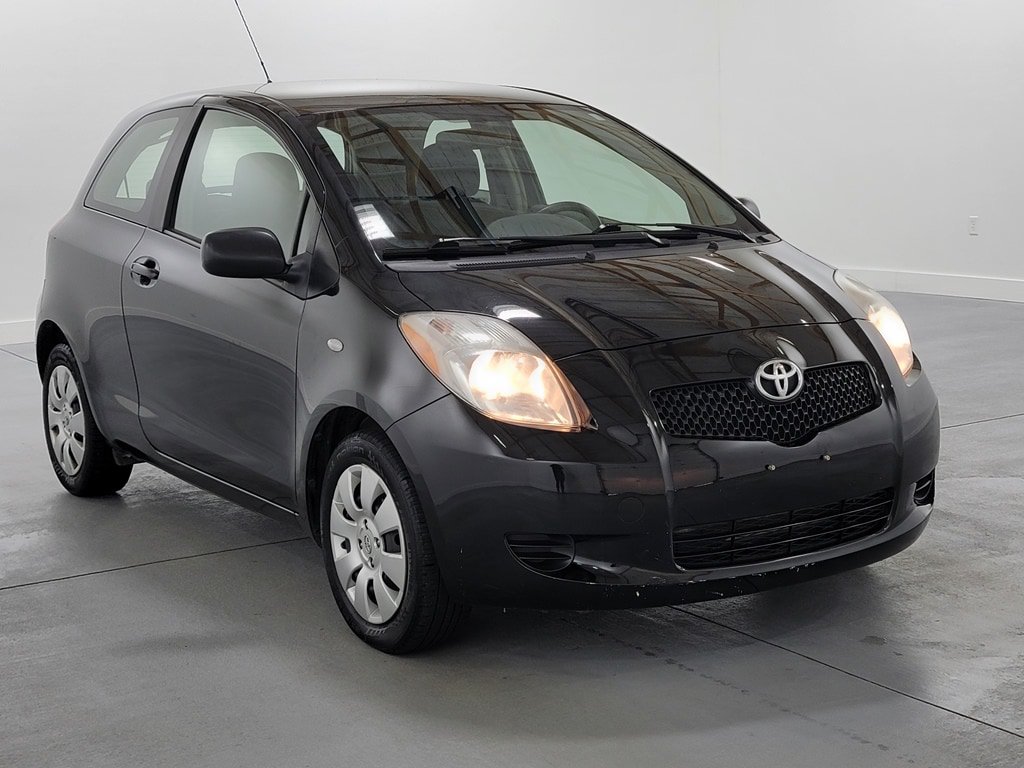 Used 2008 Toyota Yaris 2-Door Hatchback FWD image 2