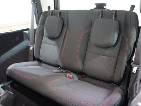 Used 2019 Jeep Wrangler Rubicon w/ Steel Bumper Group AWD/4WD image 21