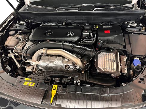 Certified 2024 Mercedes-Benz GLB 250 4MATIC image 39