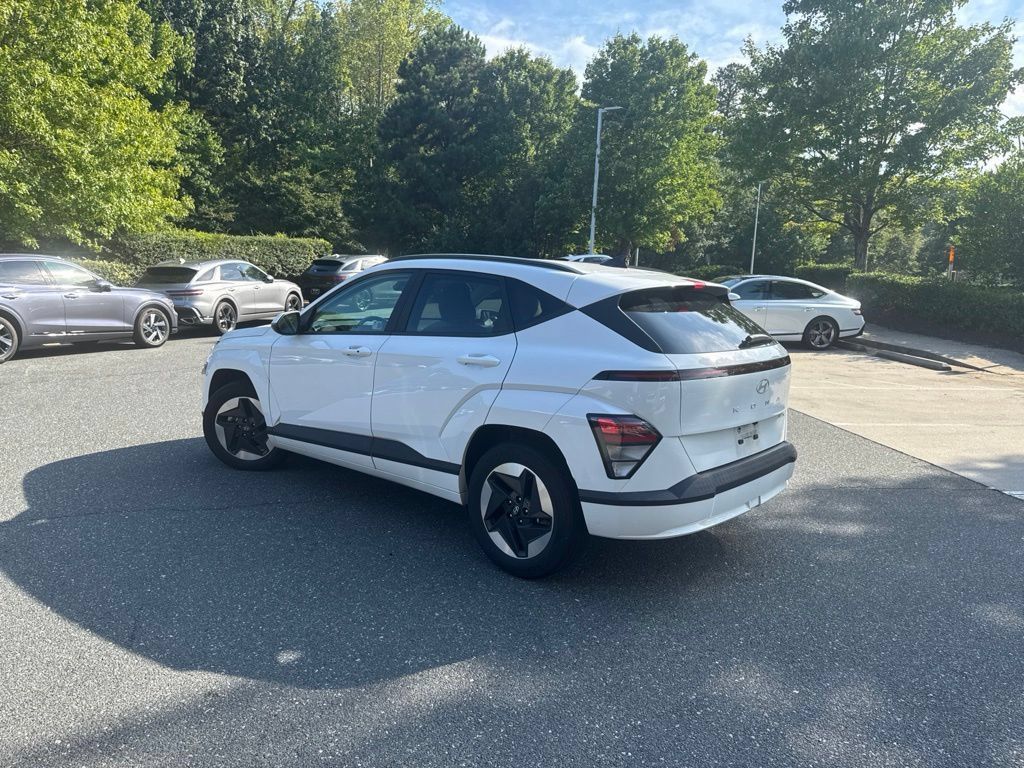 Used 2024 Hyundai Kona SEL FWD image 4