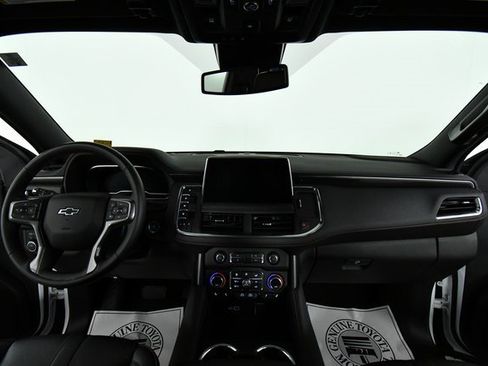 Used 2024 Chevrolet Suburban RST w/ Luxury Package image 20