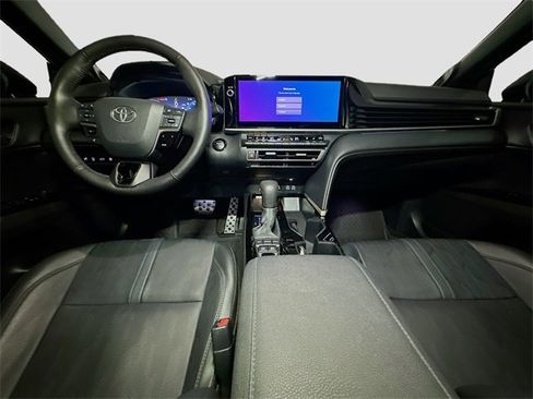 Used 2025 Toyota Camry XSE image 9