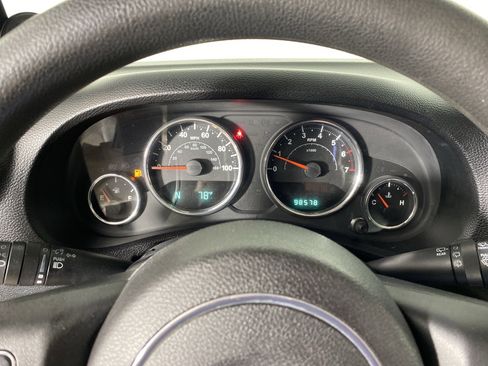 Used 2011 Jeep Wrangler Sport AWD/4WD image 16