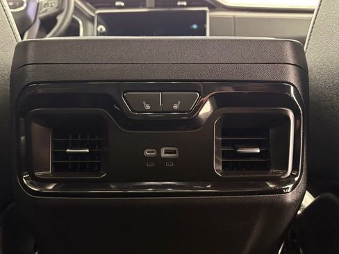 Used 2023 GMC Sierra 1500 AT4 w/ Technology Package image 29