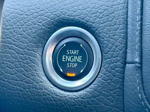 Used 2024 GMC Yukon Denali w/ Advanced Technology Package AWD/4WD image 21