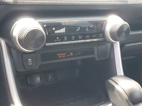 Used 2021 Toyota RAV4 LE FWD image 27