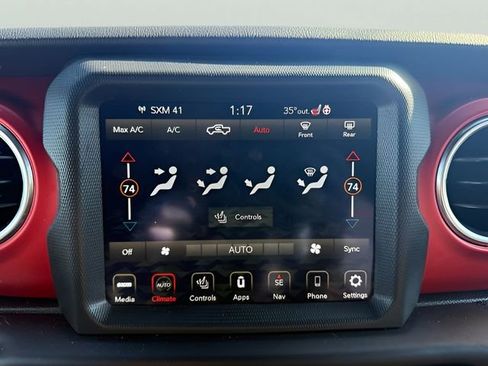 Used 2021 Jeep Gladiator Rubicon image 17