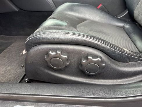 Used 2015 Nissan 370Z Touring image 19