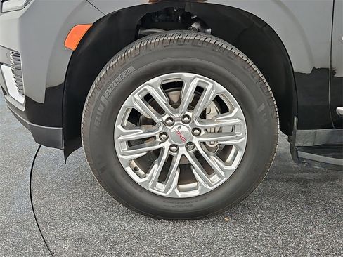 Used 2022 GMC Yukon SLT w/ SLT Premium Package image 40