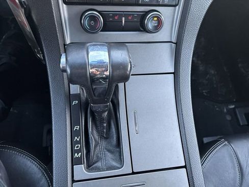 Used 2010 Ford Taurus SEL image 25