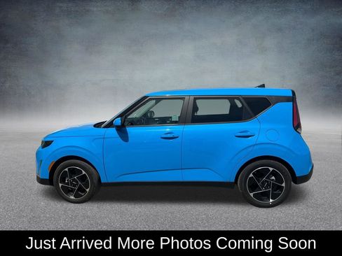 Used 2025 Kia Soul EX FWD image 2