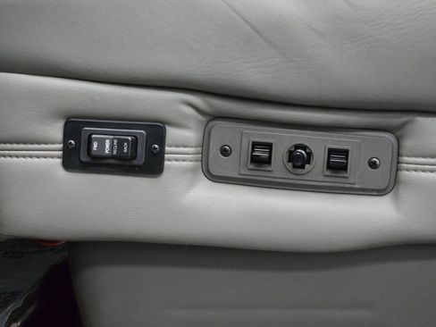 Used 2014 GMC Savana 1500 image 33