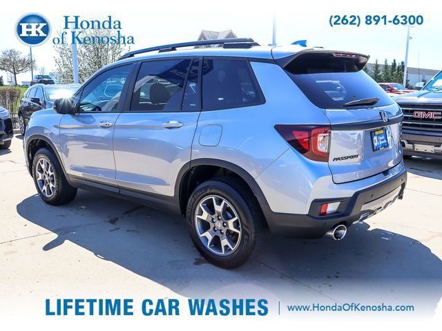 Used 2023 Honda Passport TrailSport image 3