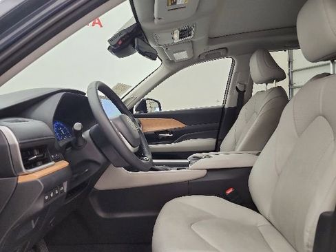 Used 2026 Toyota Grand Highlander AWD Hybrid image 17