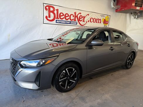 Used 2024 Nissan Sentra SV image 2