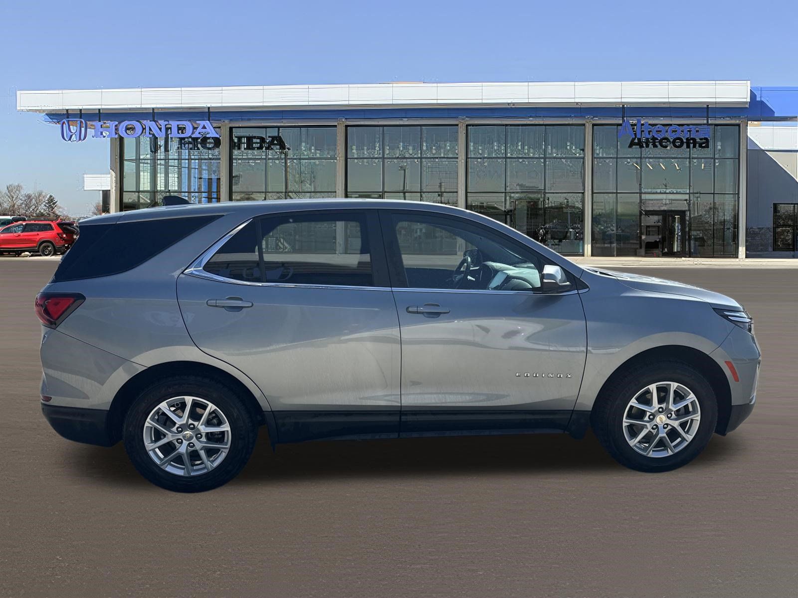 Used 2024 Chevrolet Equinox LT AWD/4WD image 5