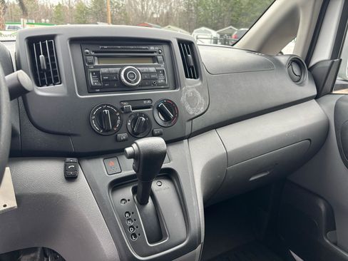 Used 2017 Nissan NV200 SV image 30