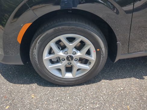 New 2025 Kia Soul LX image 9