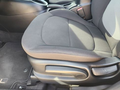 Used 2019 Kia Soul Base w/ Convenience Package image 30